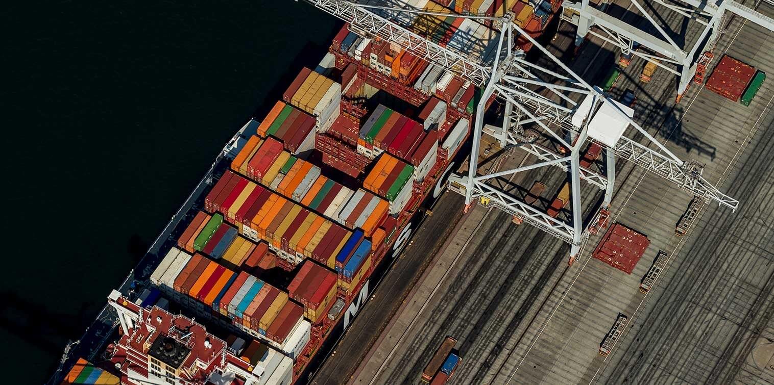 Schip aan de kade - Rotterdam Maritime Capital of Europe